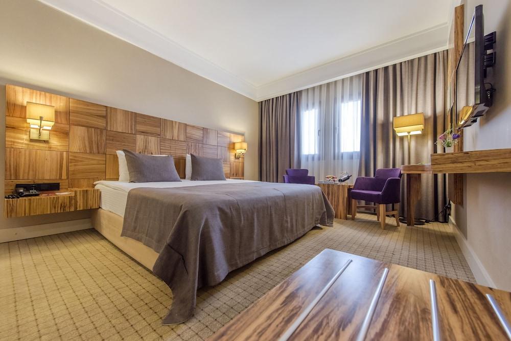 Hotel Ramada By Wyndham Cappadocia à Ortahisar Extérieur photo