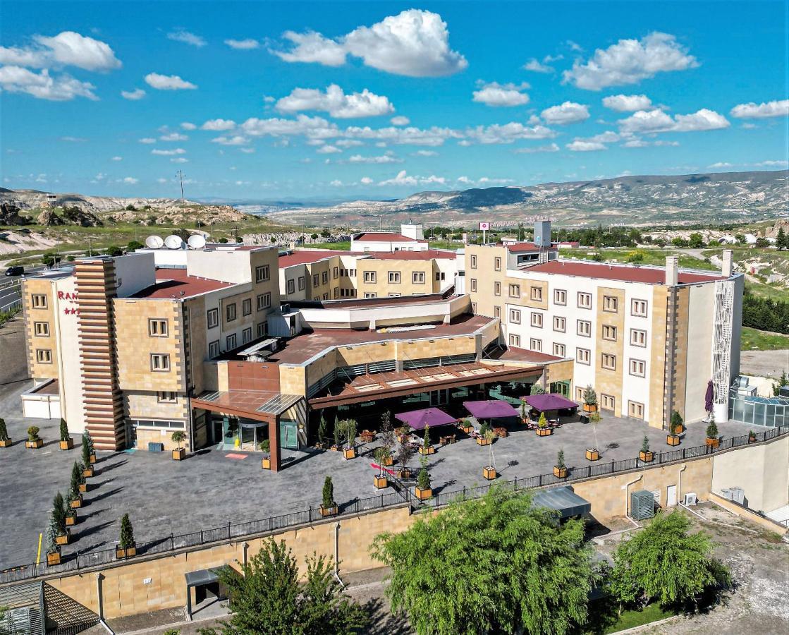 Hotel Ramada By Wyndham Cappadocia à Ortahisar Extérieur photo