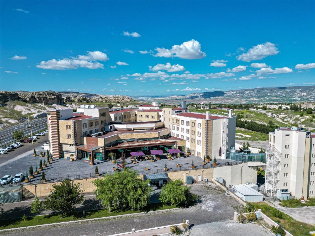 Hotel Ramada By Wyndham Cappadocia à Ortahisar Extérieur photo