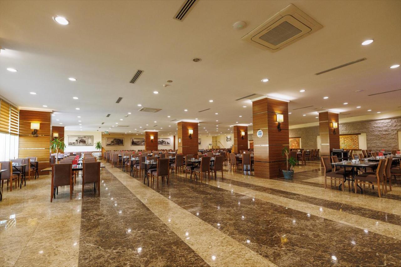 Hotel Ramada By Wyndham Cappadocia à Ortahisar Extérieur photo
