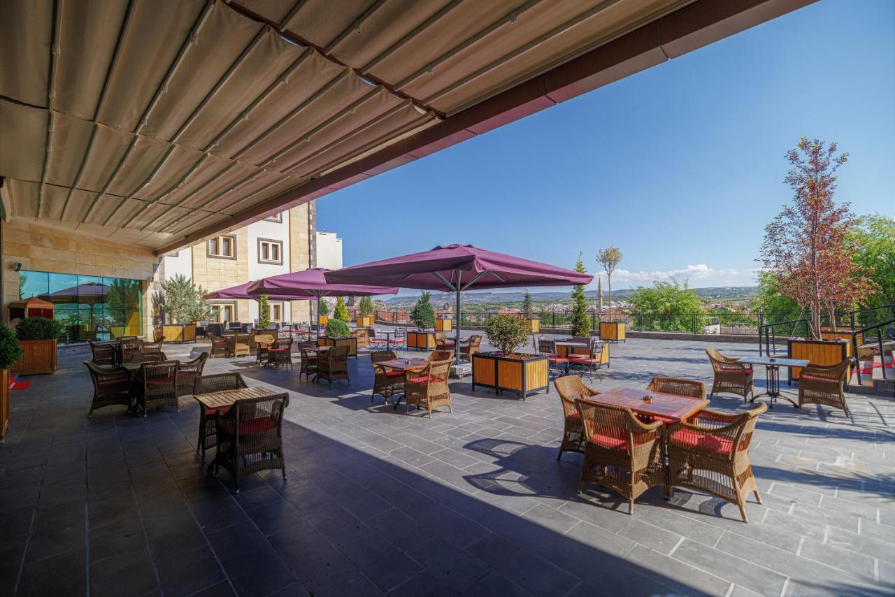 Hotel Ramada By Wyndham Cappadocia à Ortahisar Extérieur photo